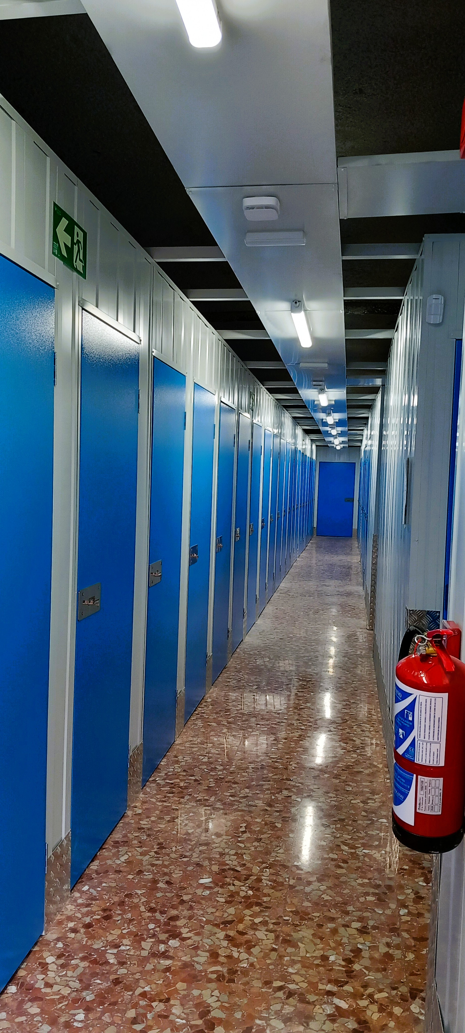 Interior de las instalaciones de Trasteros Open Box